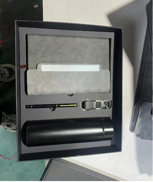 4 in 1  Gift set