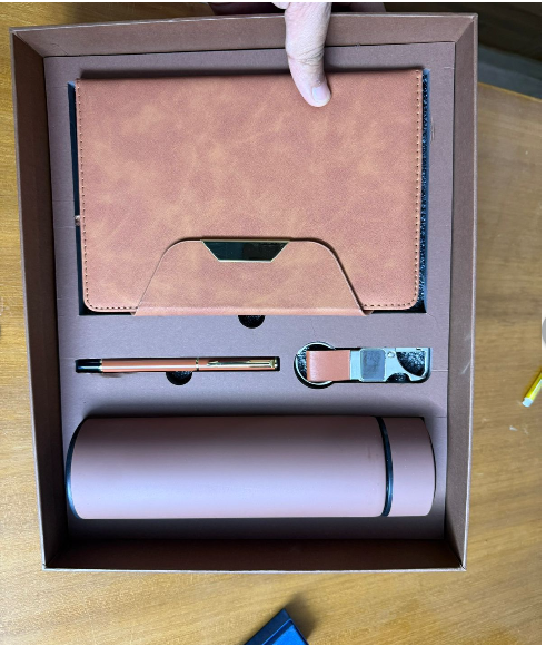 4 in 1  Gift set